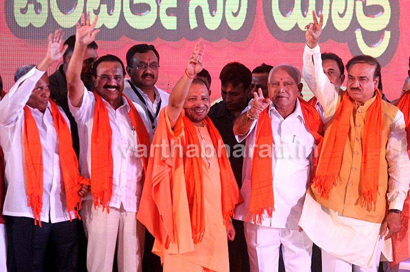 ಸಿದ್ದರಾಮಯ್ಯ ‘ಹಿಂದೂ’ ಎಂದು ಹೇಳಿಕೊಳ್ಳಲು ಅನರ್ಹ: ಆದಿತ್ಯನಾಥ್